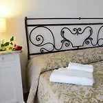 Hotel Relais Palazzo Paleologi Sec.xiv 4*