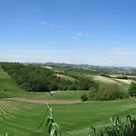 Relais Palazzo Paleologi Sec.xiv Lu (Piedmont)