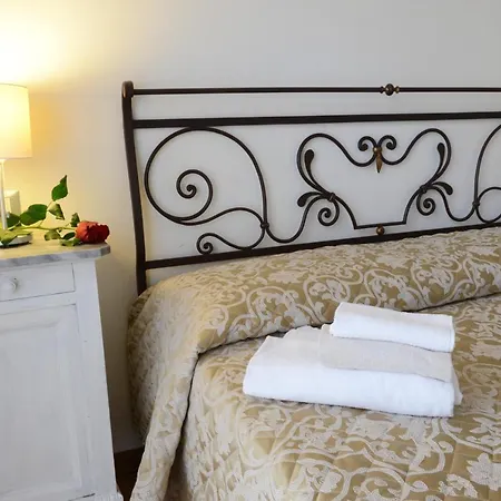 Hotel Relais Palazzo Paleologi Sec.xiv 4*