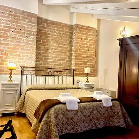 Relais Palazzo Paleologi Sec.xiv Hotel 3*