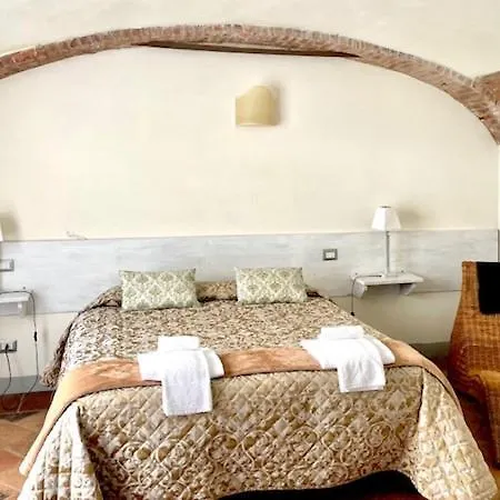 Relais Palazzo Paleologi Sec.xiv Лу