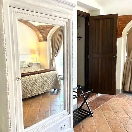 Hotel Relais Palazzo Paleologi Sec.xiv 4*