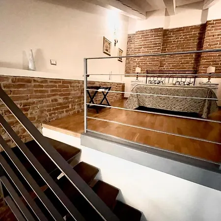 Relais Palazzo Paleologi Sec.xiv Lu (Piedmont)