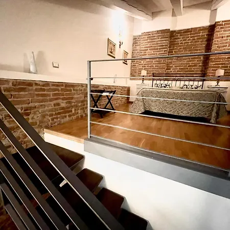 Relais Palazzo Paleologi Sec.xiv Lu (Piedmont)