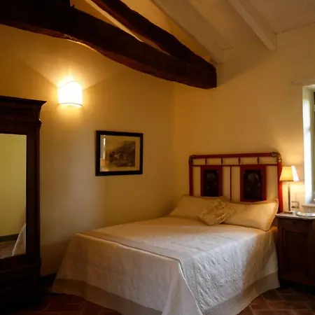 Relais Palazzo Paleologi Sec.xiv Lu (Piedmont)
