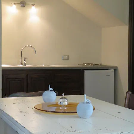 Hotel Relais Palazzo Paleologi Sec.xiv Lu (Piedmont)