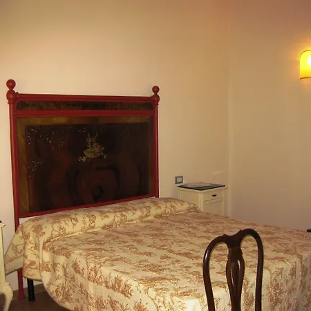 Relais Palazzo Paleologi Sec.xiv Hotel 3*