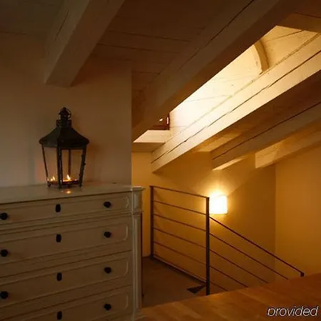 Hotel Relais Palazzo Paleologi Sec.xiv Lu (Piedmont)