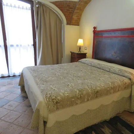 Hotel Relais Palazzo Paleologi Sec.xiv 4*