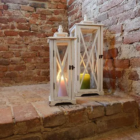 Relais Palazzo Paleologi Sec.xiv 4* Lu (Piedmont)